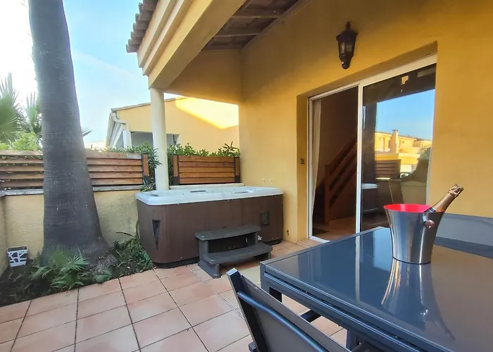 Apartment 26, La Palmeraie Au Village Naturiste *